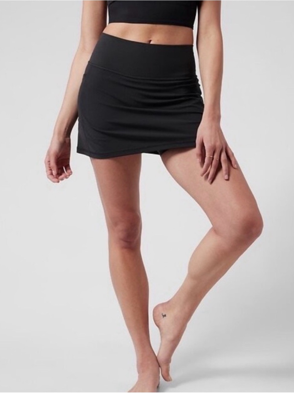 Athleta Women's Medium Salutation Stash Pocket 14.5" Skort Black Tennis Golf M